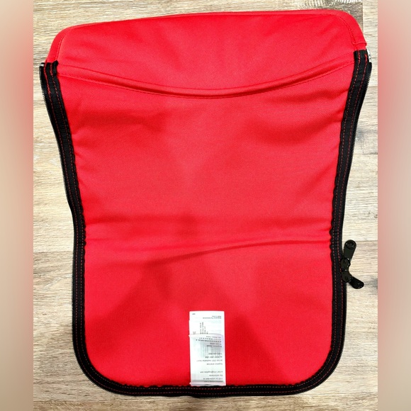 Bugaboo Fox Bassinet Apron (Cameleon 3) - Red color - Picture 2 of 3